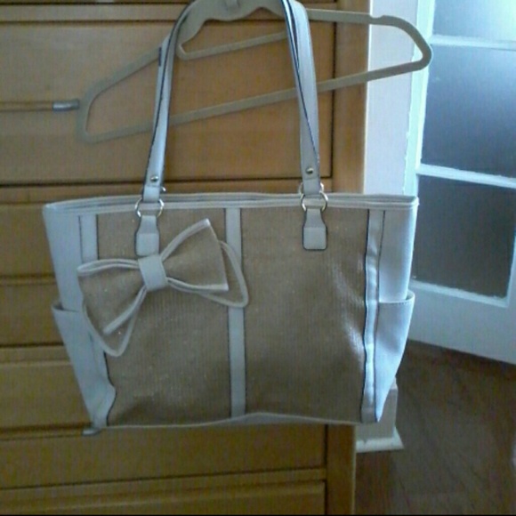 Jessica Simpson Handbags - Jessica Simpson Metallic Straw Bow Tote Bag